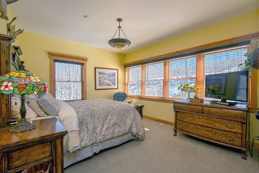 The Glen House -9 Bdrm Estate Sleep 26 Movie Theater,Pool,Golf,Ski Newry Exterior photo