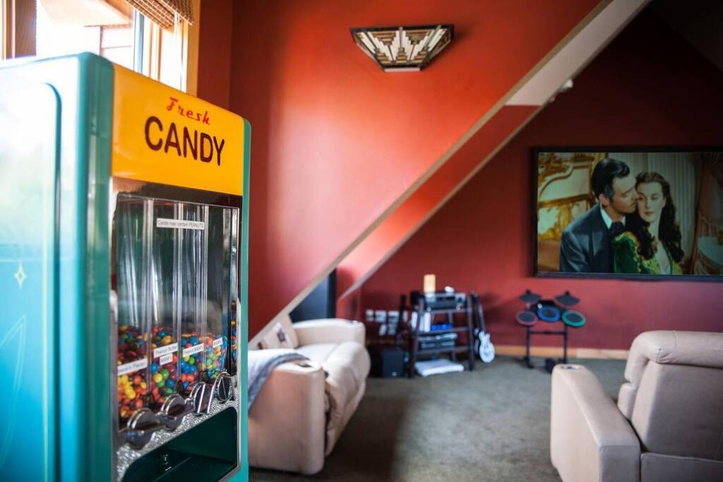 The Glen House -9 Bdrm Estate Sleep 26 Movie Theater,Pool,Golf,Ski Newry Exterior photo