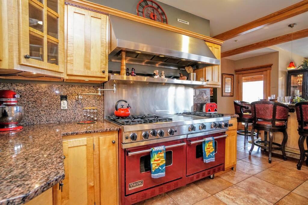The Glen House -9 Bdrm Estate Sleep 26 Movie Theater,Pool,Golf,Ski Newry Exterior photo