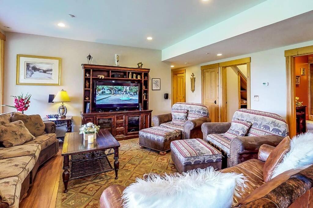 The Glen House -9 Bdrm Estate Sleep 26 Movie Theater,Pool,Golf,Ski Newry Exterior photo