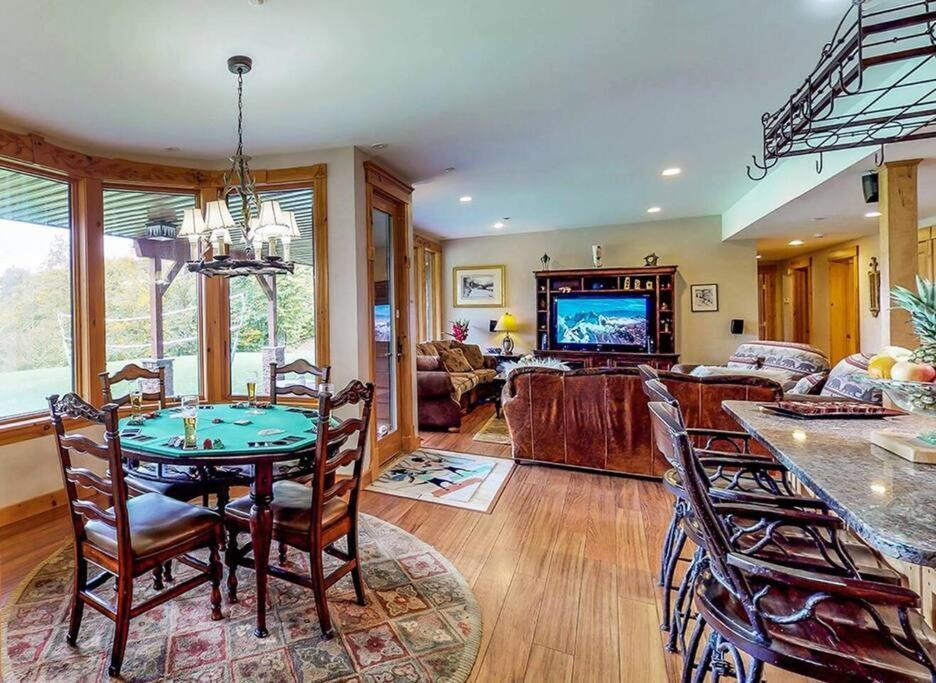 The Glen House -9 Bdrm Estate Sleep 26 Movie Theater,Pool,Golf,Ski Newry Exterior photo