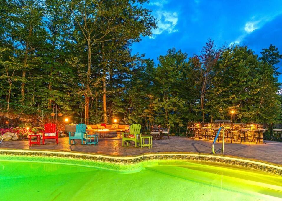 The Glen House -9 Bdrm Estate Sleep 26 Movie Theater,Pool,Golf,Ski Newry Exterior photo